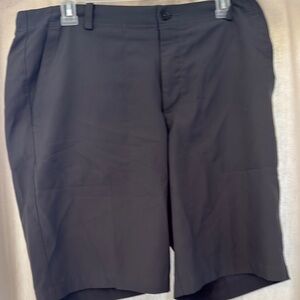 Nike Golf Standard Fit 32 Black Flat Front Shorts